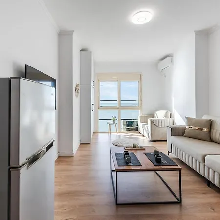 With Amazing Sea View And Access *