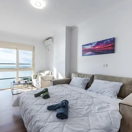 With Amazing Sea View And Access ドゥラス