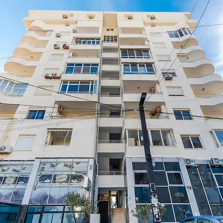Tides & Vistas Apartment